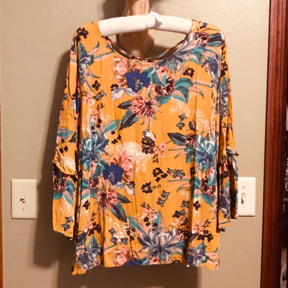 Ava and Viv Floral Bell Sleeve Open Back Blouse